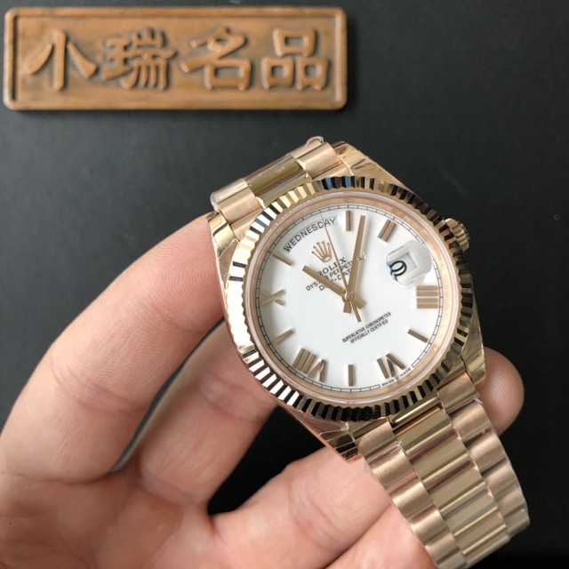 【18K玫瑰金】劳力士星期日历 40mm白面 【18K玫瑰金】劳力士星期日历 40mm白面
