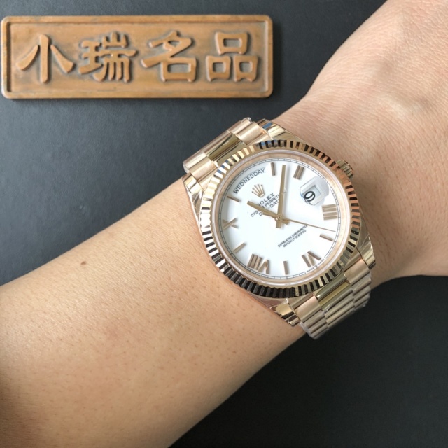 【18K玫瑰金】劳力士星期日历 40mm白面 【18K玫瑰金】劳力士星期日历 40mm白面