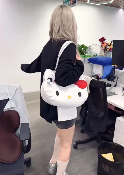Hello Kitty x Gazelle Collaboration White Bow Handbag - 3
