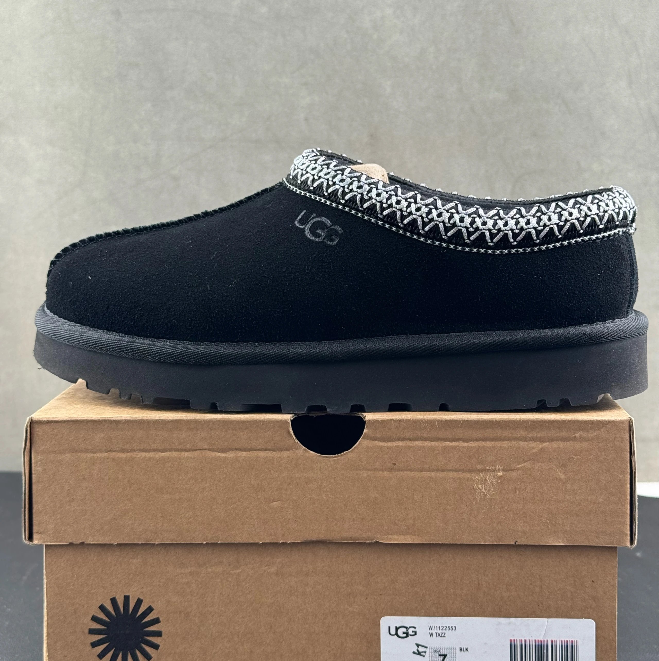 1122553 Black Thin Sole
