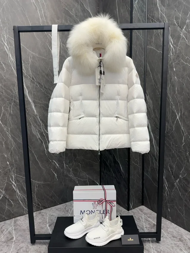 Moncler Down Jackets Belted fur-trim hood puffer jacket product detail image 17