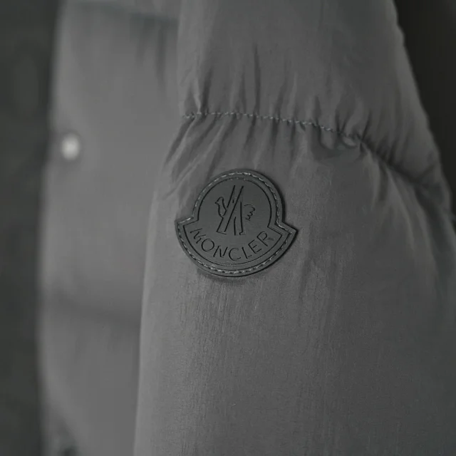 Moncler Down Jackets Madeira hooded puffer jacket product detail image 19