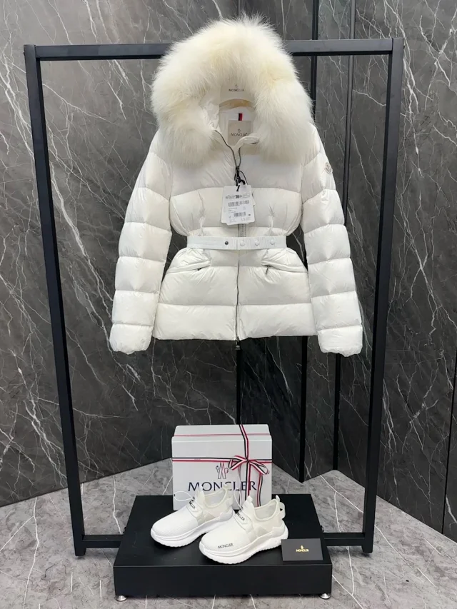 Moncler Down Jackets Belted fur-trim hood puffer jacket product detail image 16