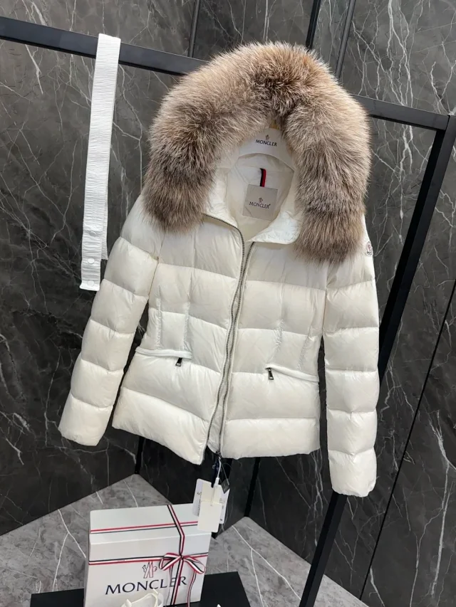 Moncler Down Jackets Belted fur-trim hood puffer jacket product detail image 12