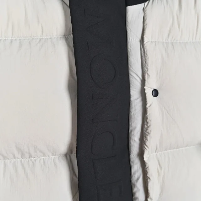 Moncler Down Jackets Madeira hooded puffer jacket product detail image 14