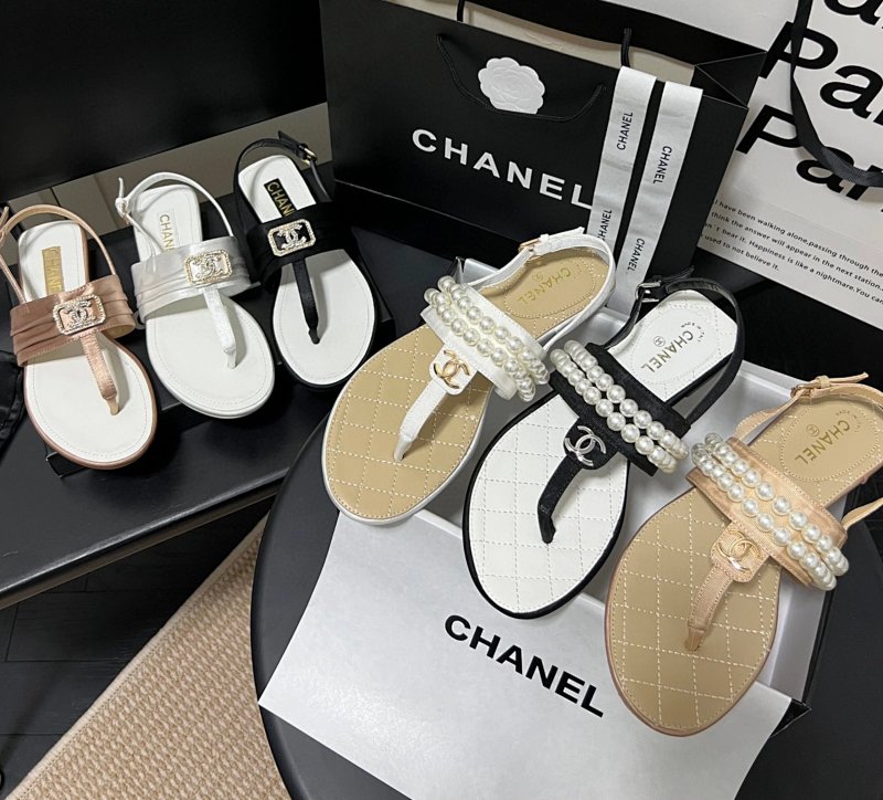 Chanel slides