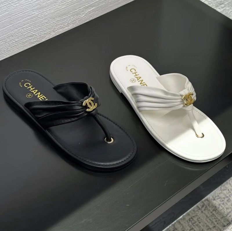 Chanel slides