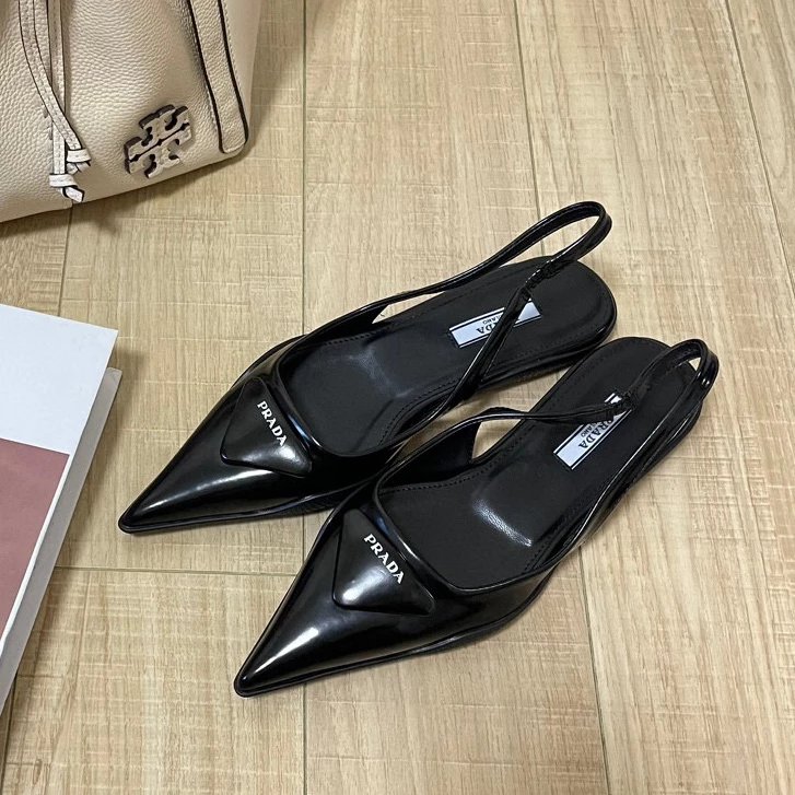 Black flat bottom