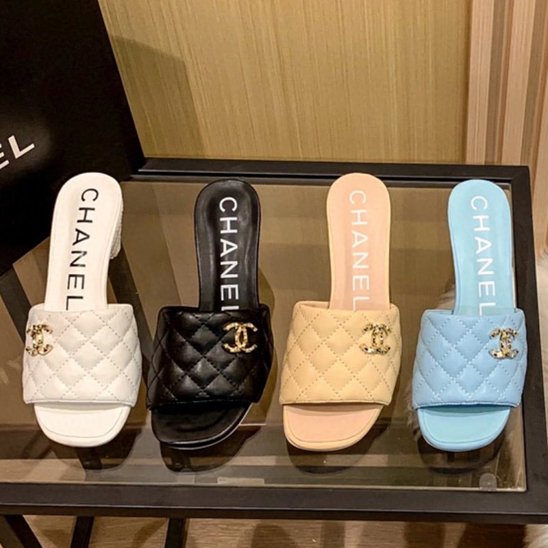 Chanel slides