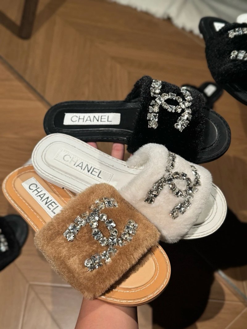Chanel slides