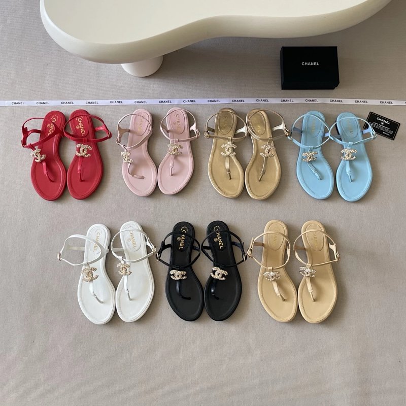 Chanel slides