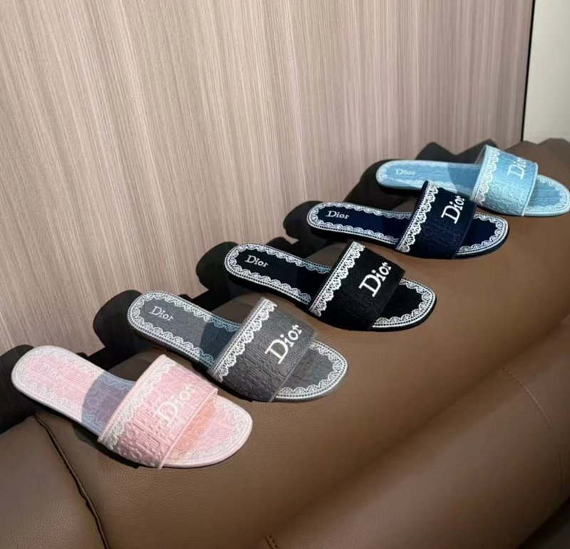 Dior slides