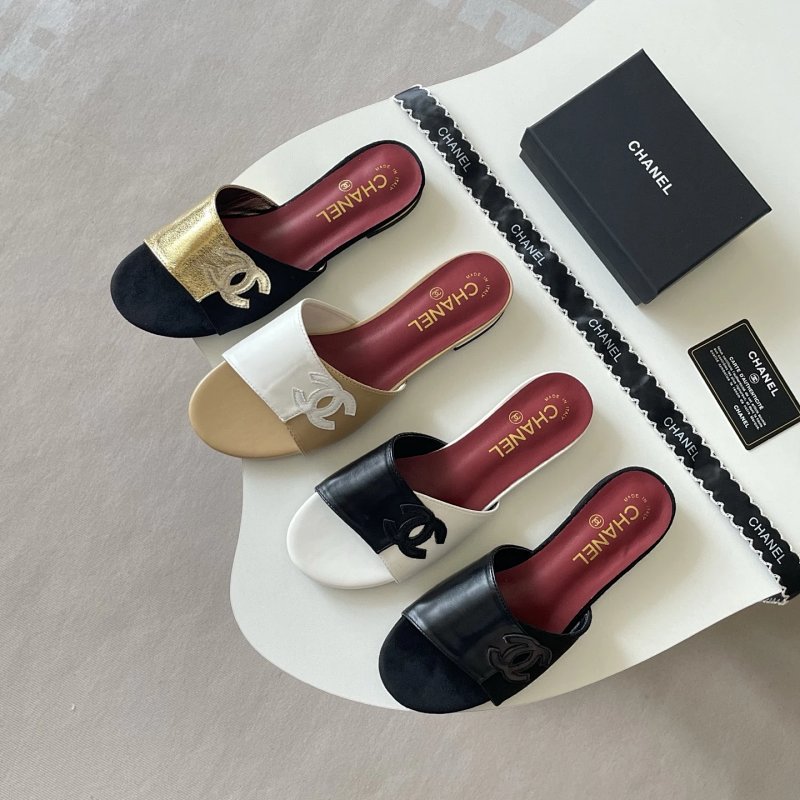 Chanel slides