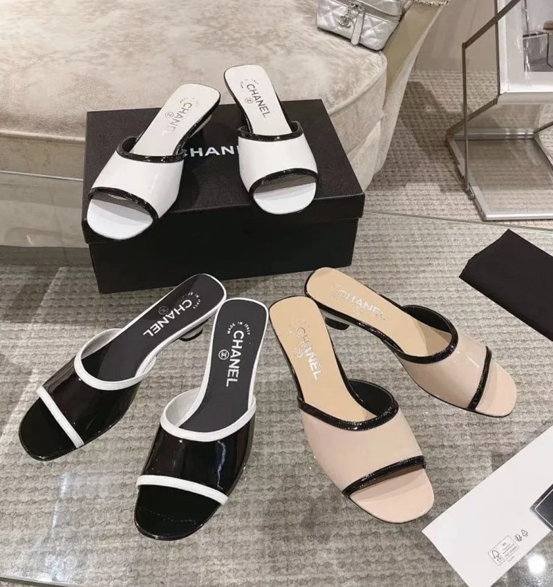 Chanel slides