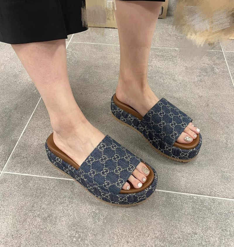 Gucci slides