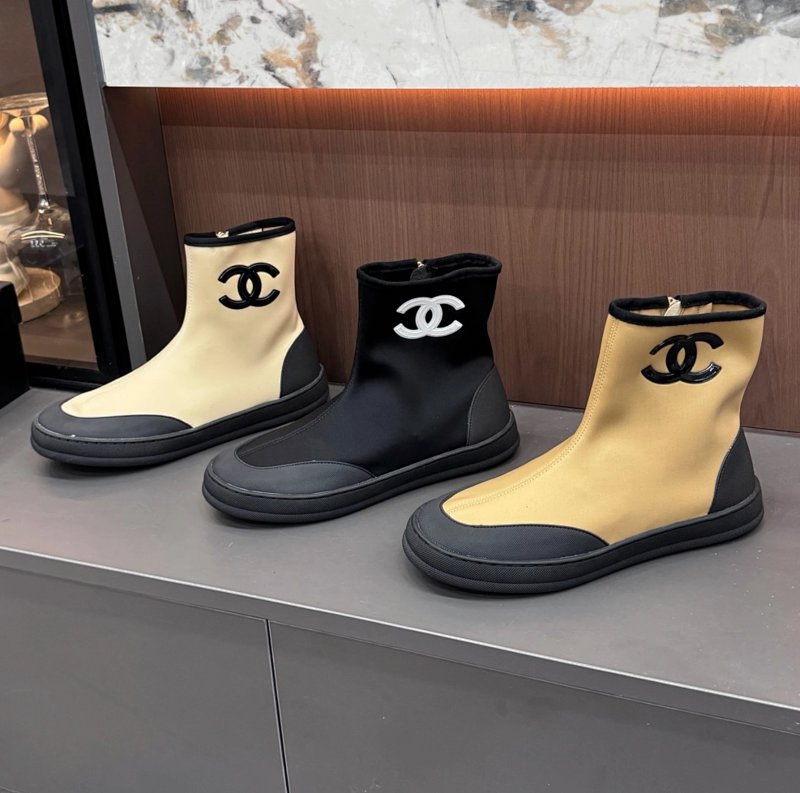 Chanel Beach26 Acne