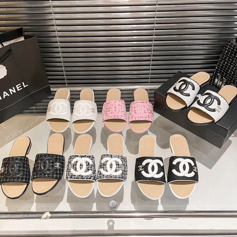 Chanel slides