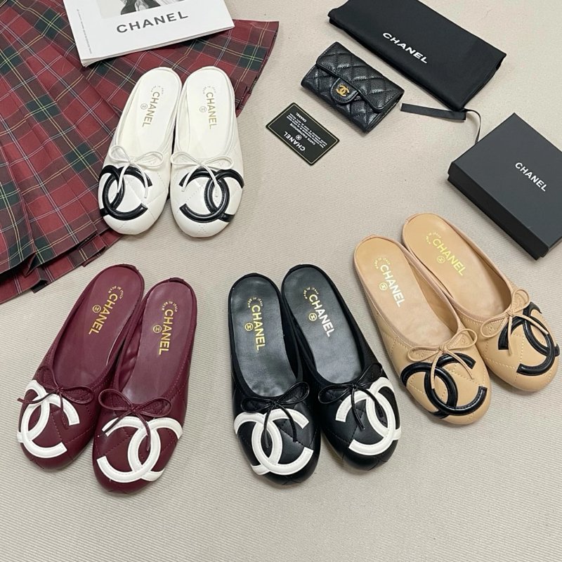 Chanel slides