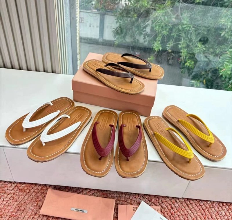 Miu Miu slides