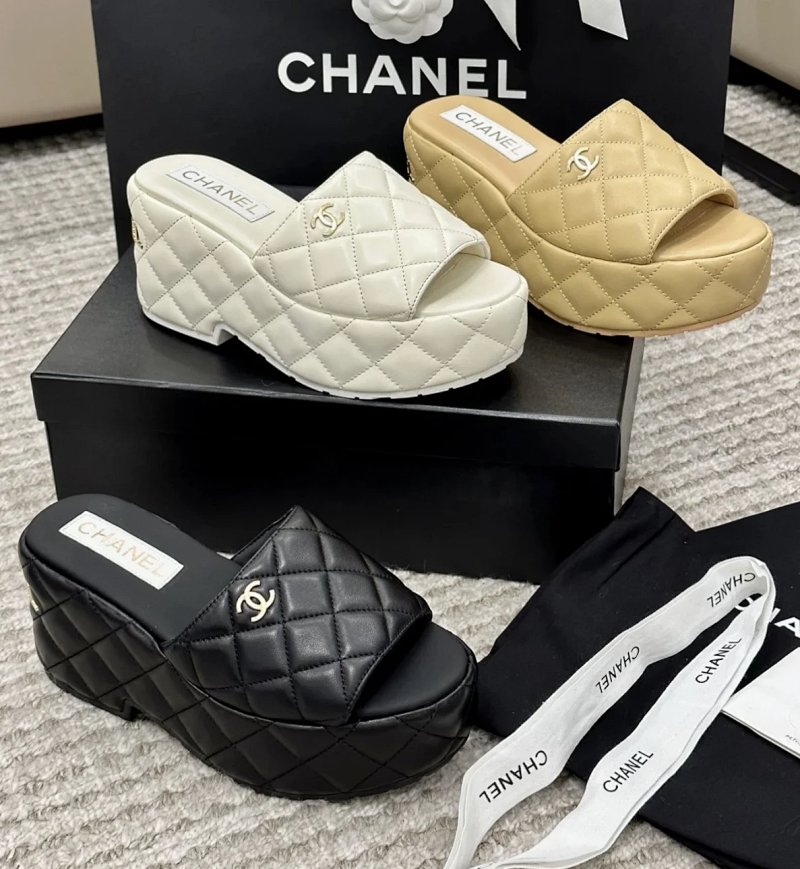 Chanel slides