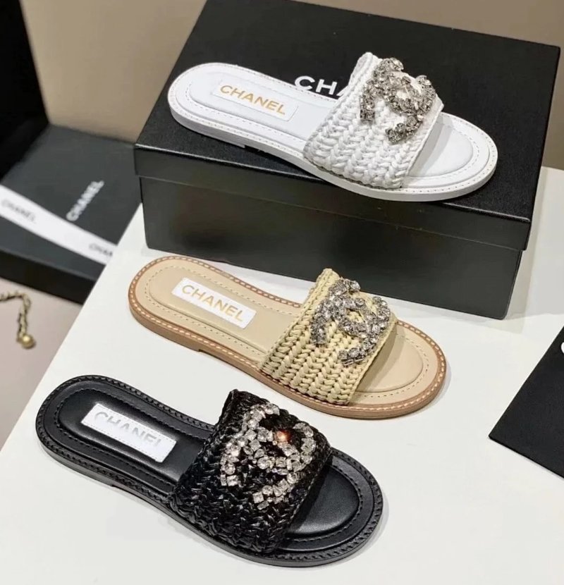 Chanel slides
