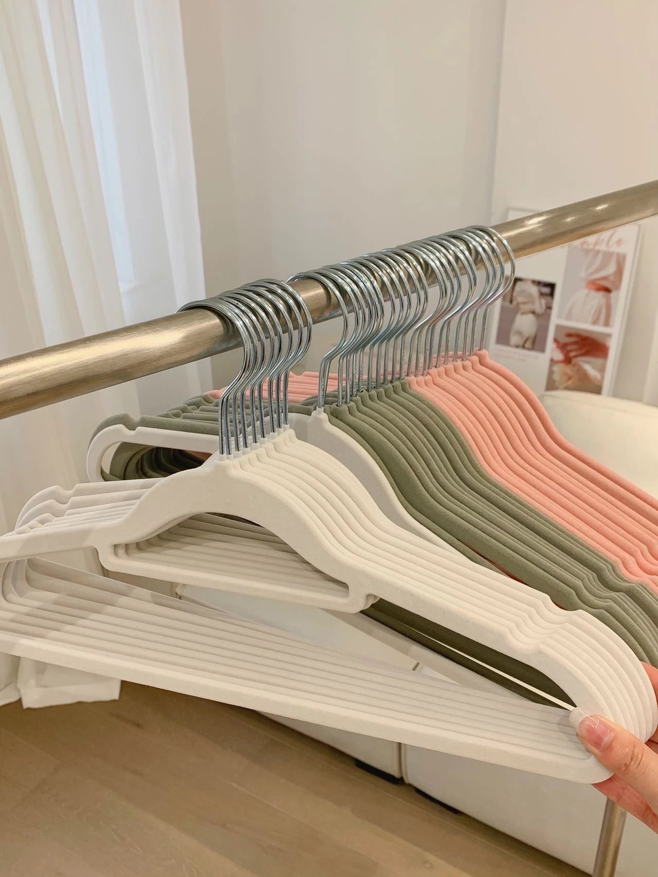 山姆同款,全尺寸防滑,干湿两用不掉毛:30个 日式植绒衣架