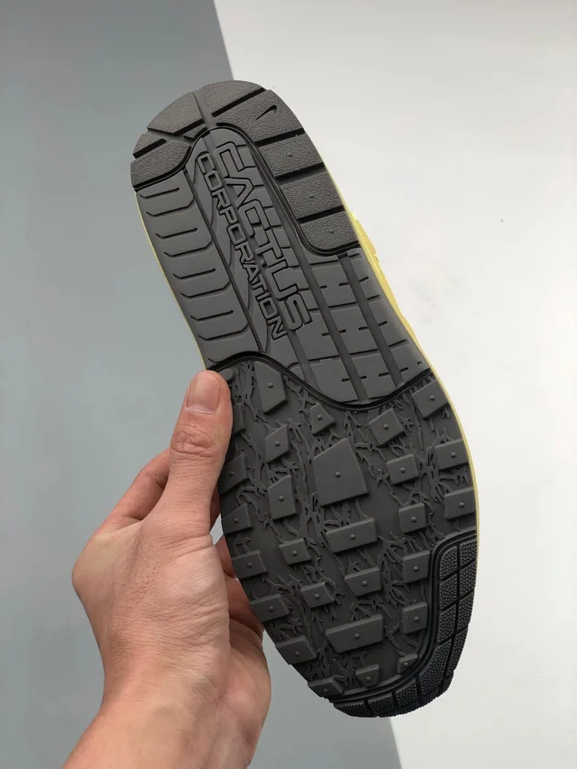Nike Multiple sneaker models product detail image 16