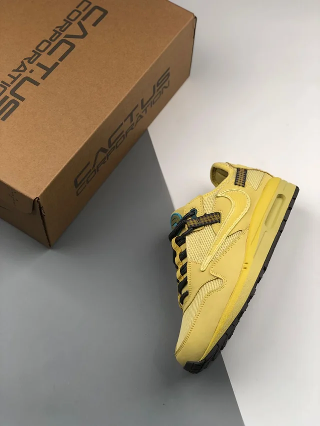 Nike Multiple sneaker models product detail image 12
