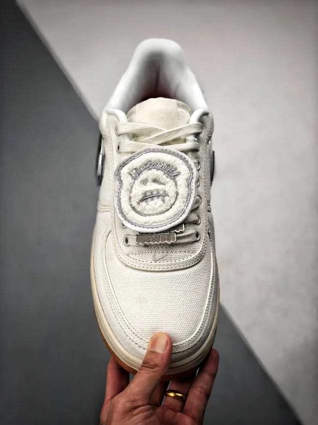 Nike Multiple sneaker models product detail image 20