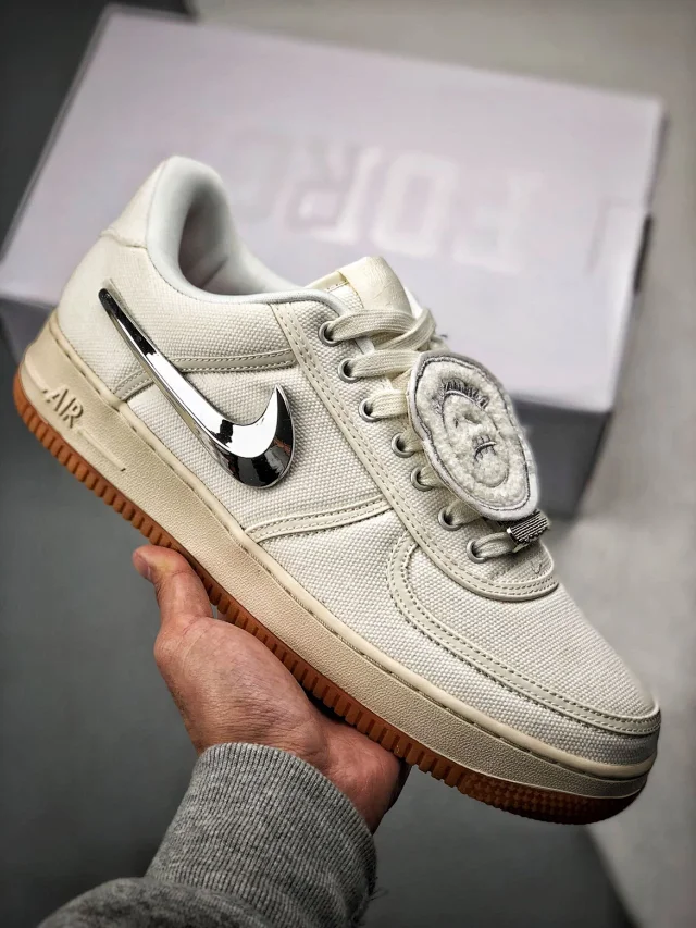Nike Multiple sneaker models product detail image 19