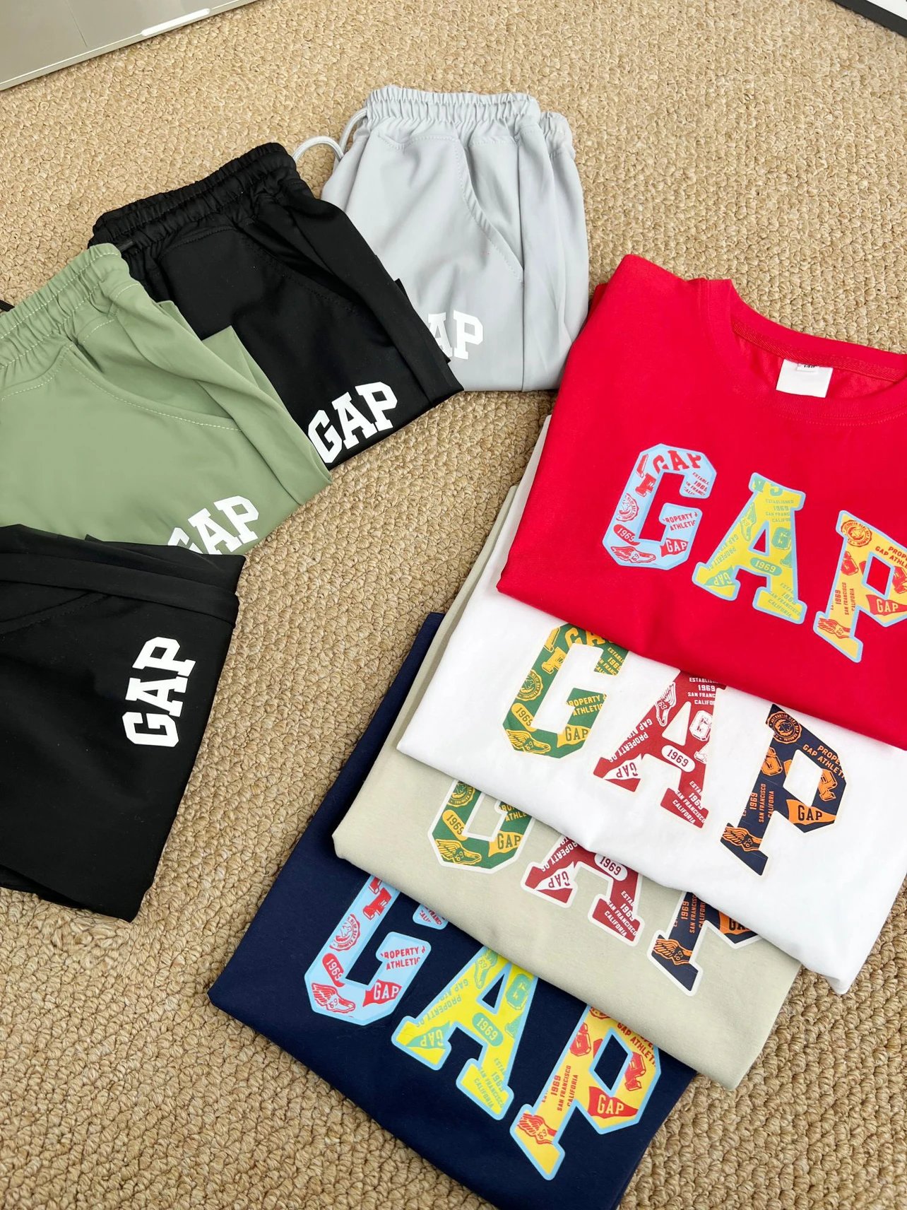 Kid Gap Colorful Logo T-Shirt and Shorts Set