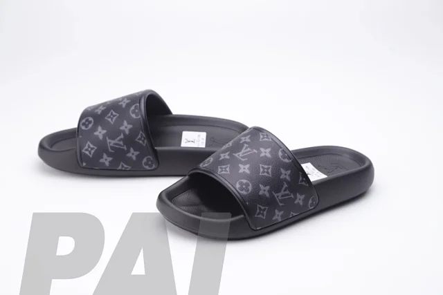 Louis Vuitton Sandals Pool slide mules with monogram strap product detail image 19