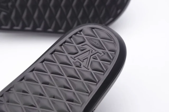 Louis Vuitton Sandals Pool slide mules with monogram strap product detail image 25