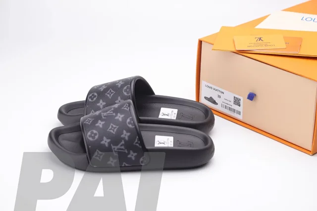 Louis Vuitton Sandals Pool slide mules with monogram strap product detail image 15