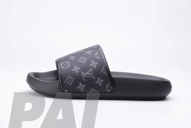 Louis Vuitton Sandals Pool slide mules with monogram strap product detail image 20