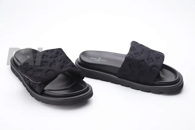 Louis Vuitton Sandals Pool slide mules with monogram strap product detail image 30
