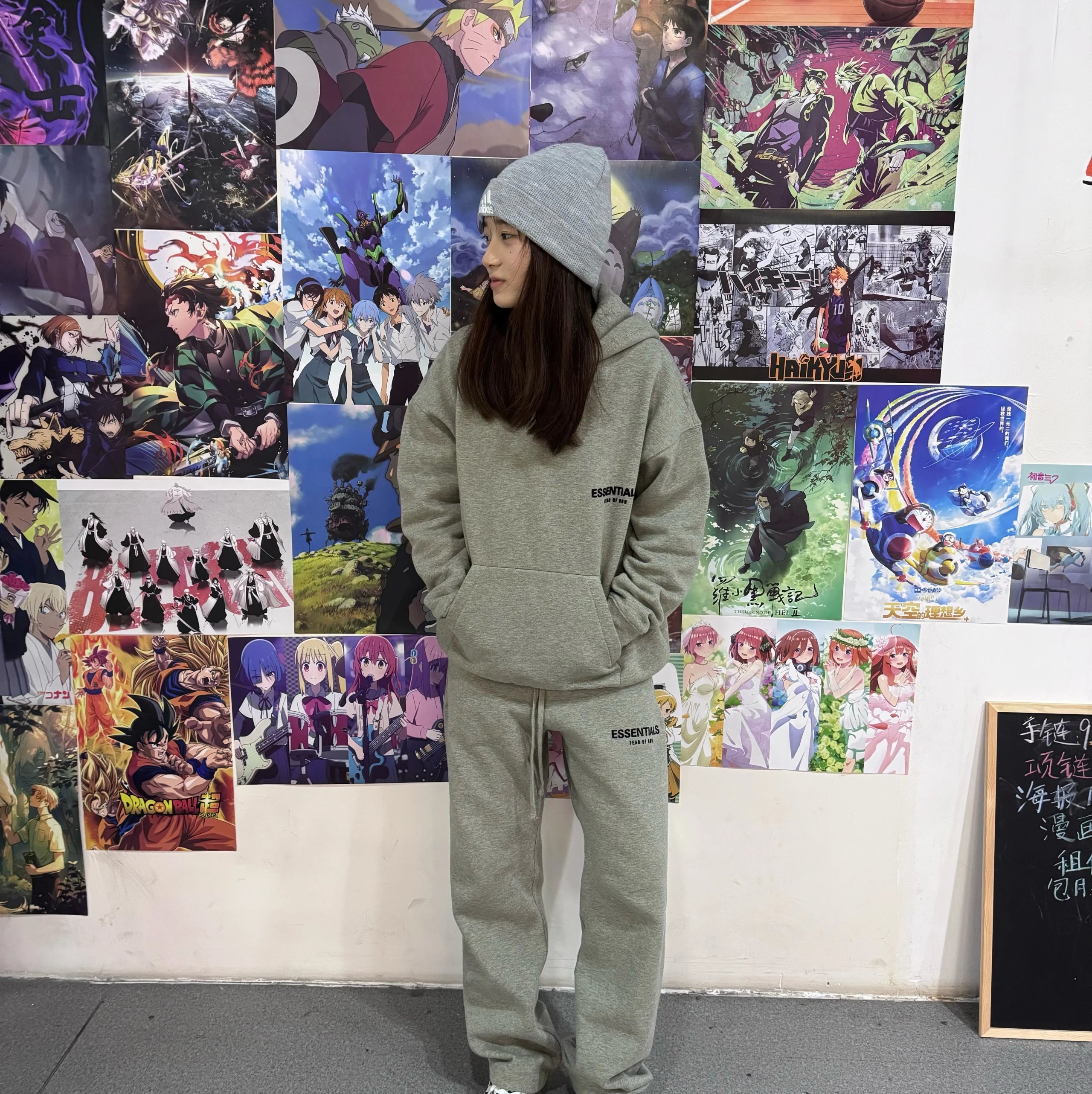 A set of hoodie and straight leg pants (dark gray)