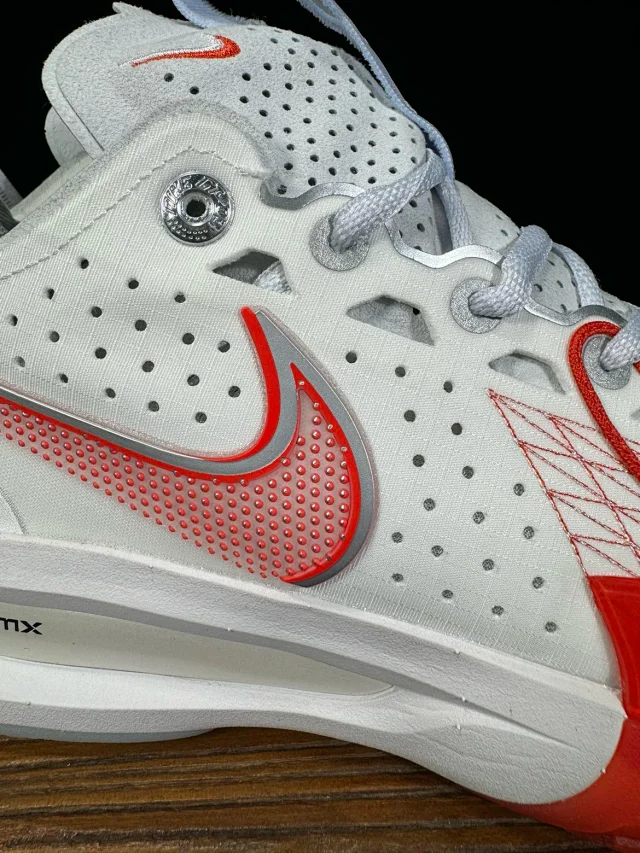 Nike Sneakers GT Cut 3 Basketball Shoes product detail image 12