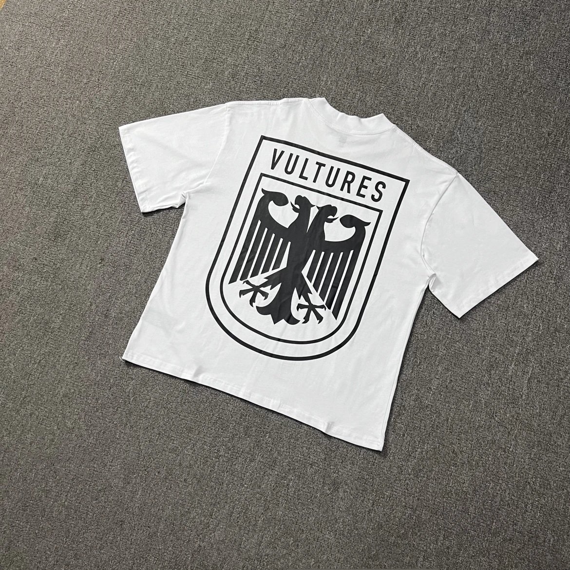 T-Shirt photo 8