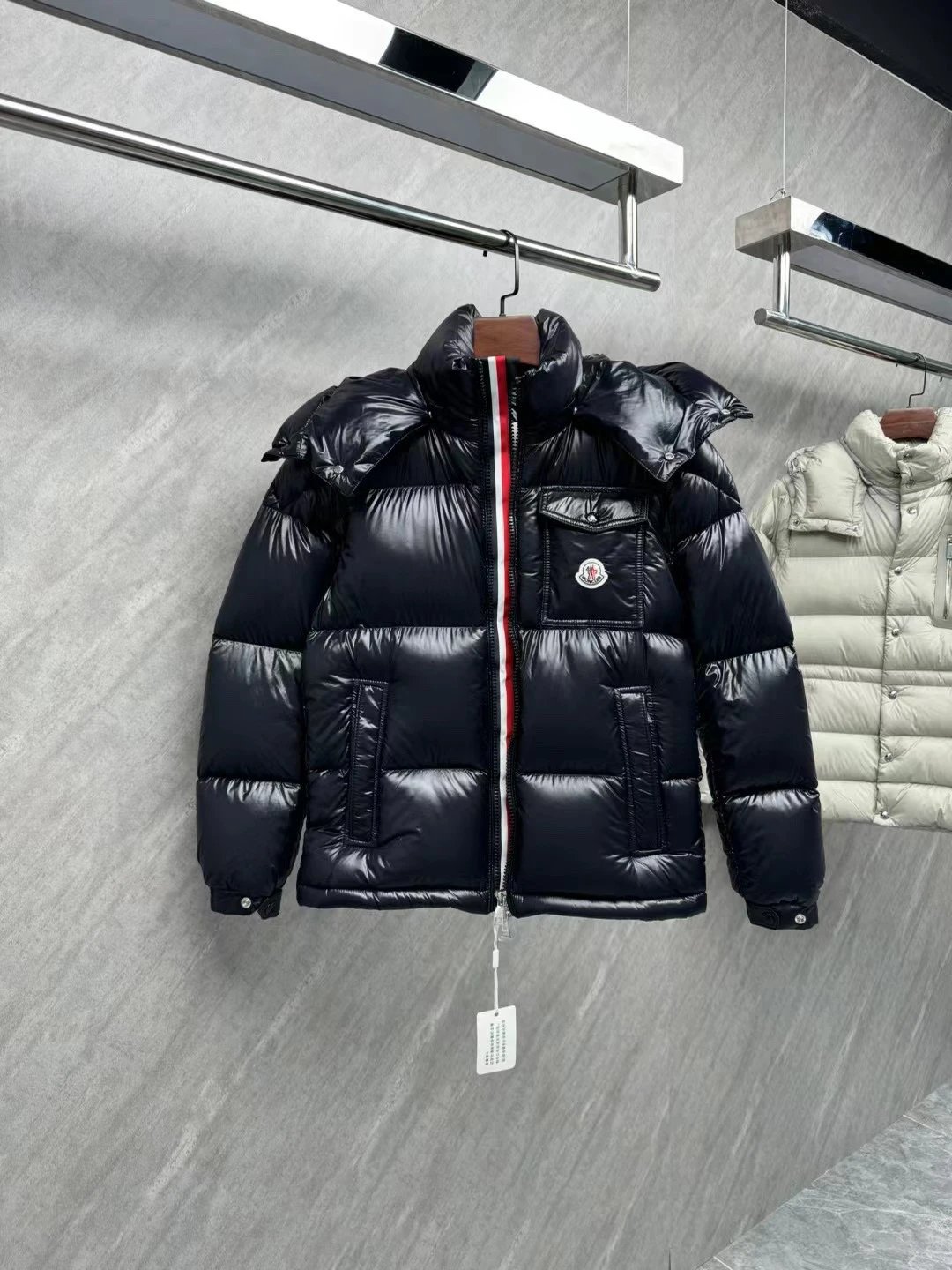 Montbeliard Down Jacket 95% White Duck Down