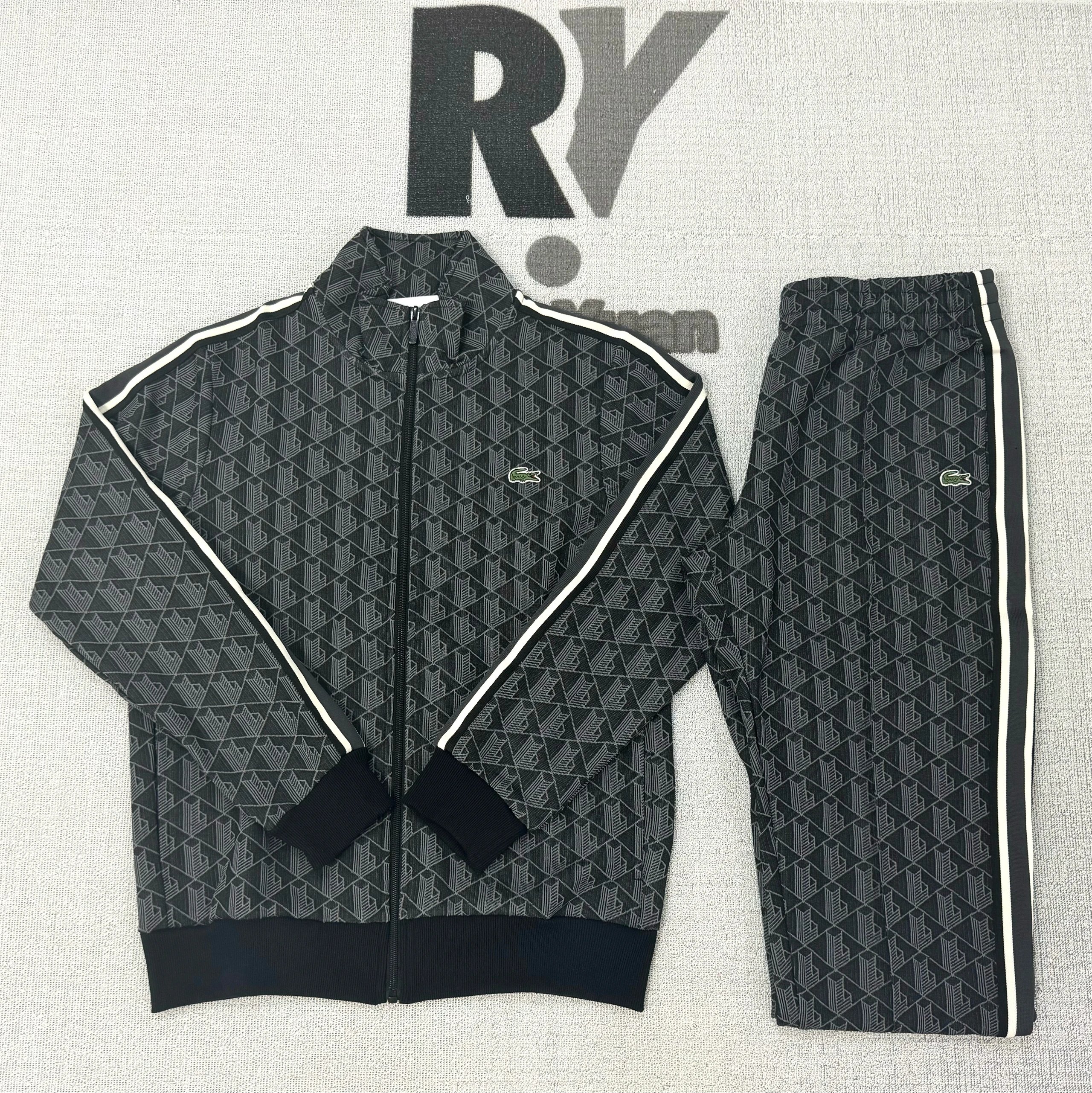 Black (clothes+pants)