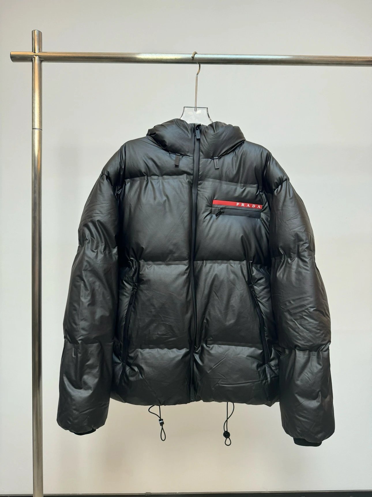 普拉达羽绒服