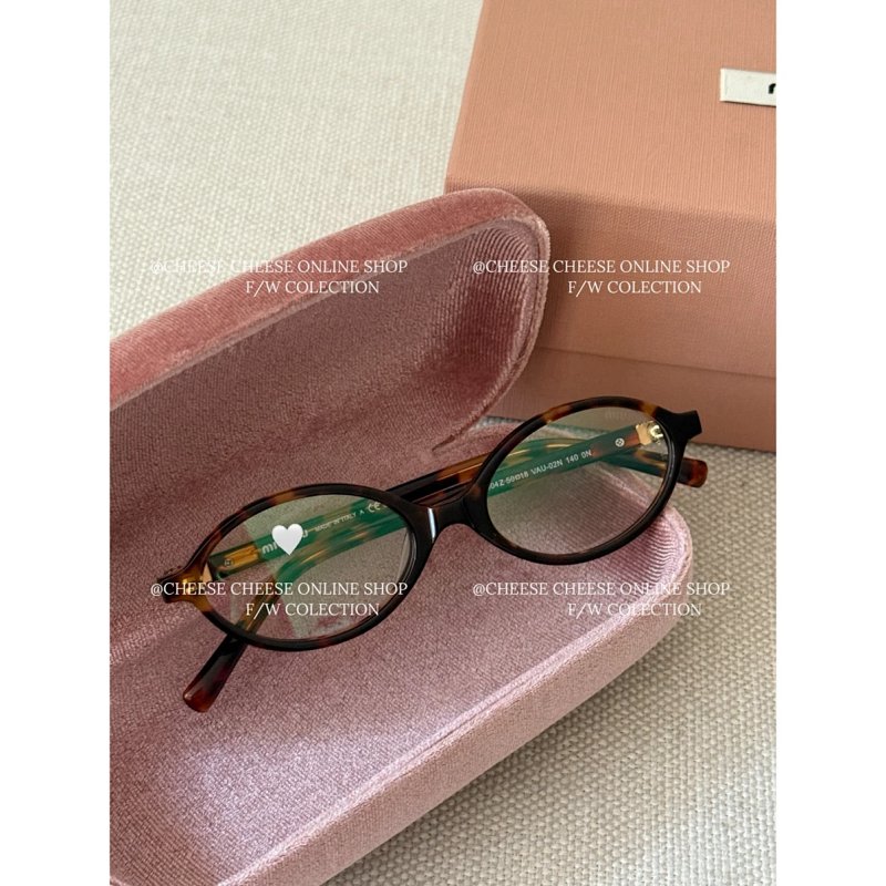 Glasses from Cheese/ Kishi