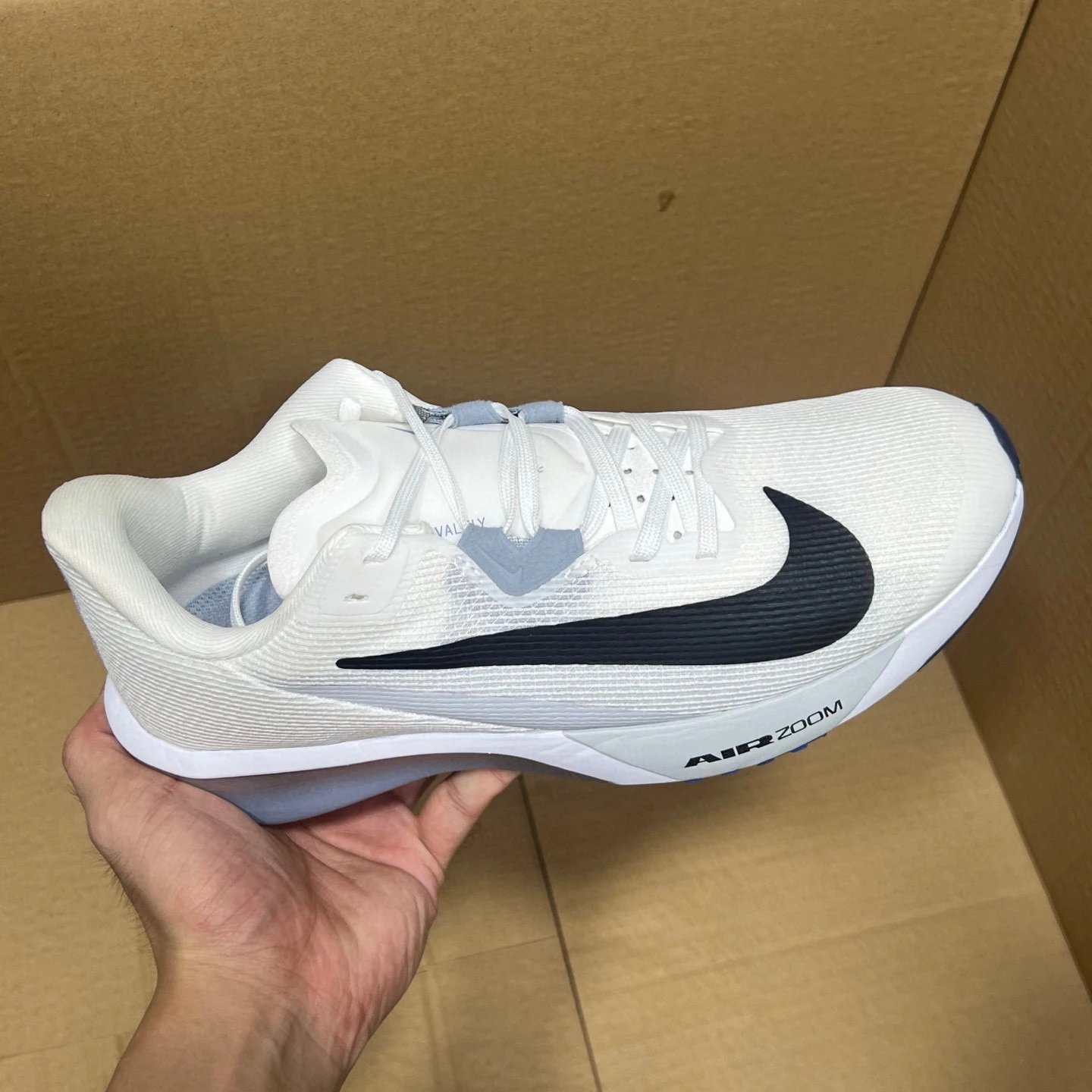 FLY4 Gray White