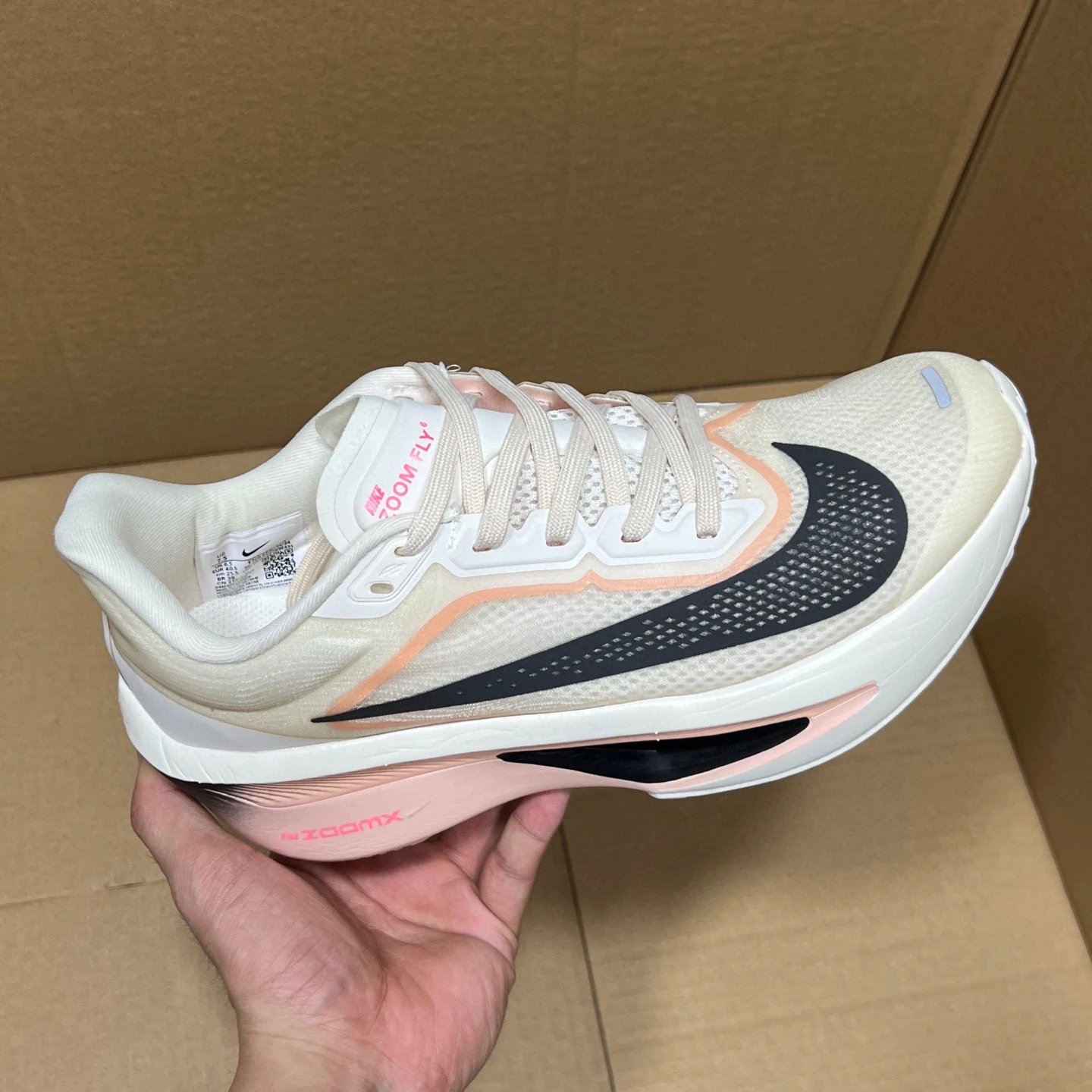 FLY6 White Pink