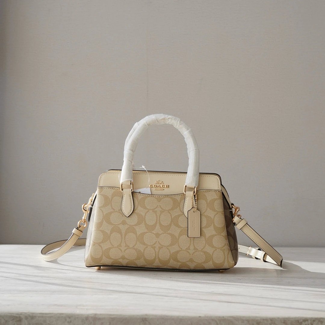 Crossbody Shoulder Bag photo 4