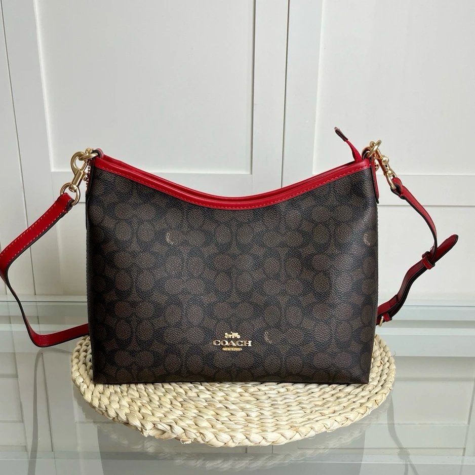 Shoulder Bag photo 4