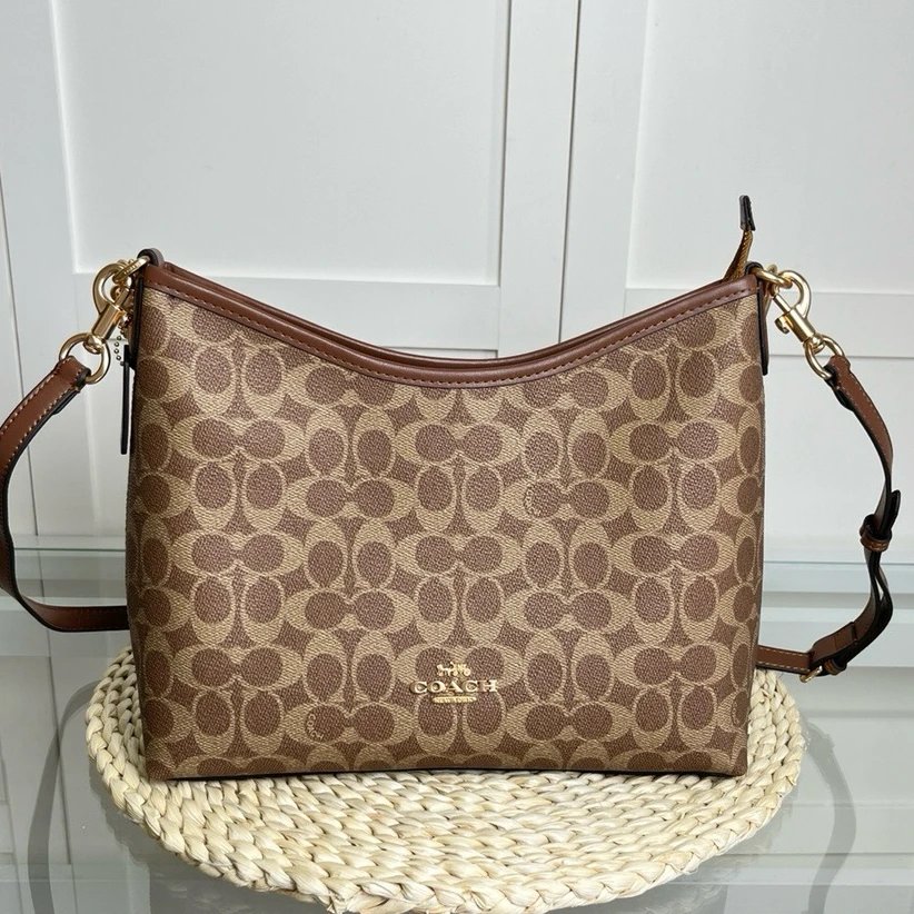 Shoulder Bag photo 3