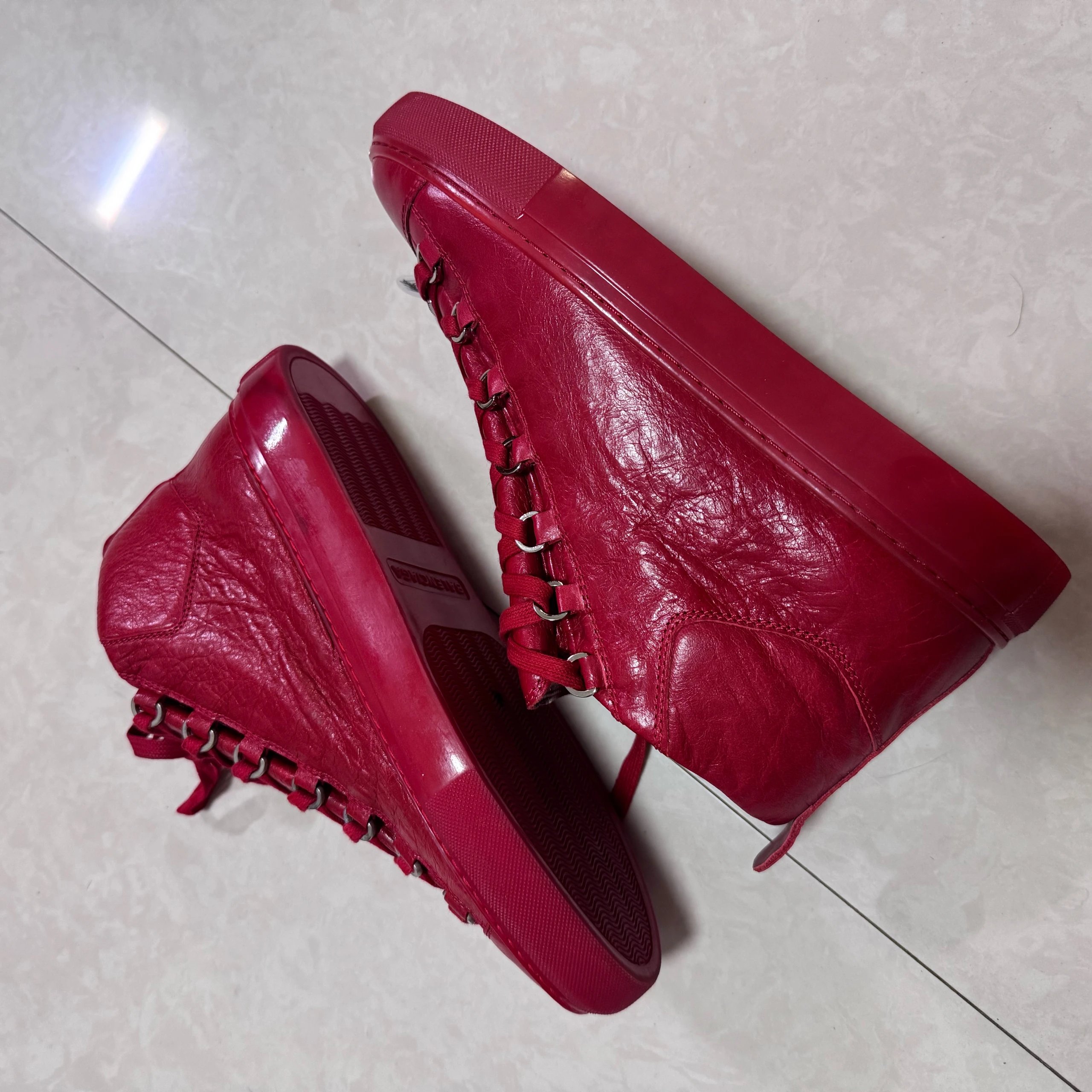 Red high-top（5 Ships within three days） SKU image