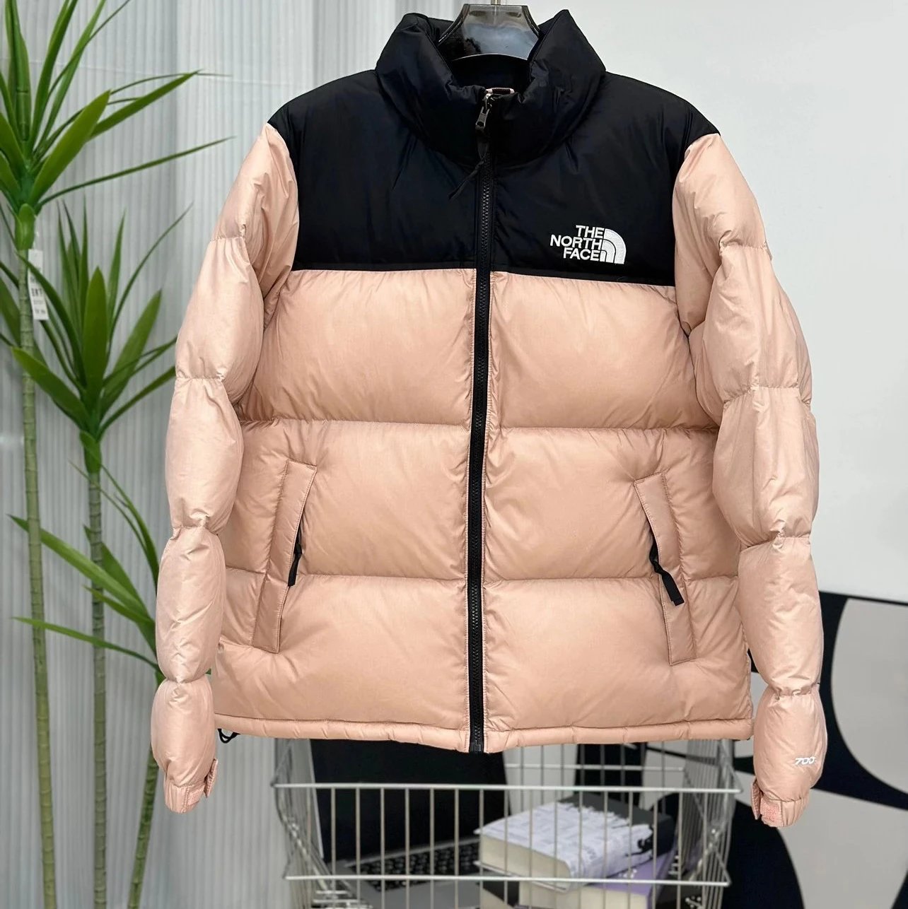 Color 4 Black Pink